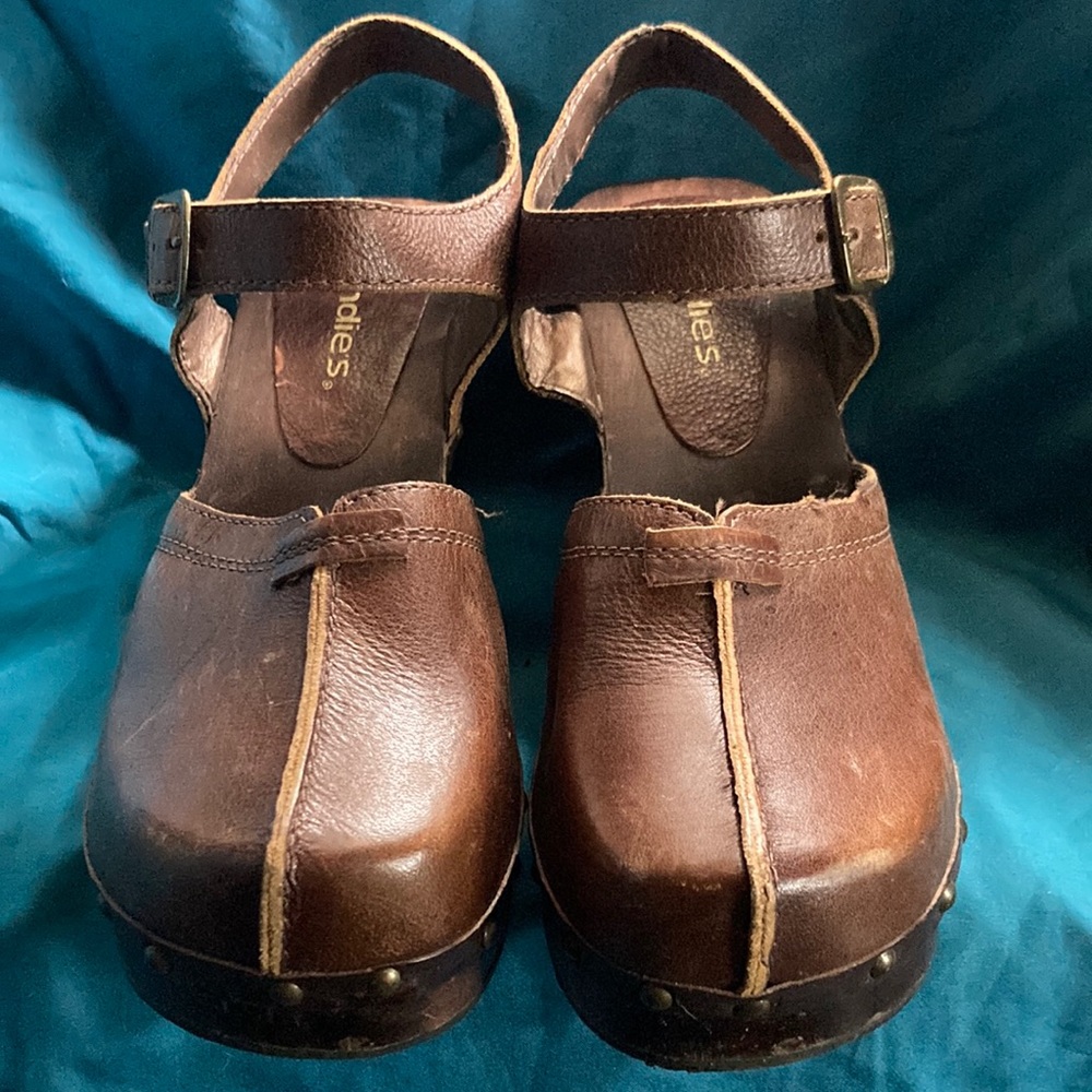 Vintage Candie’s Clog Mary Janes wood sole and studs sz. 8